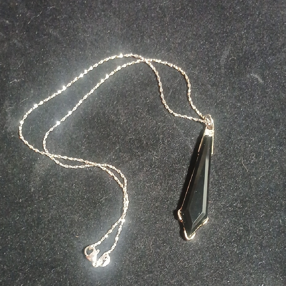 Elegant Black Pendant Necklace